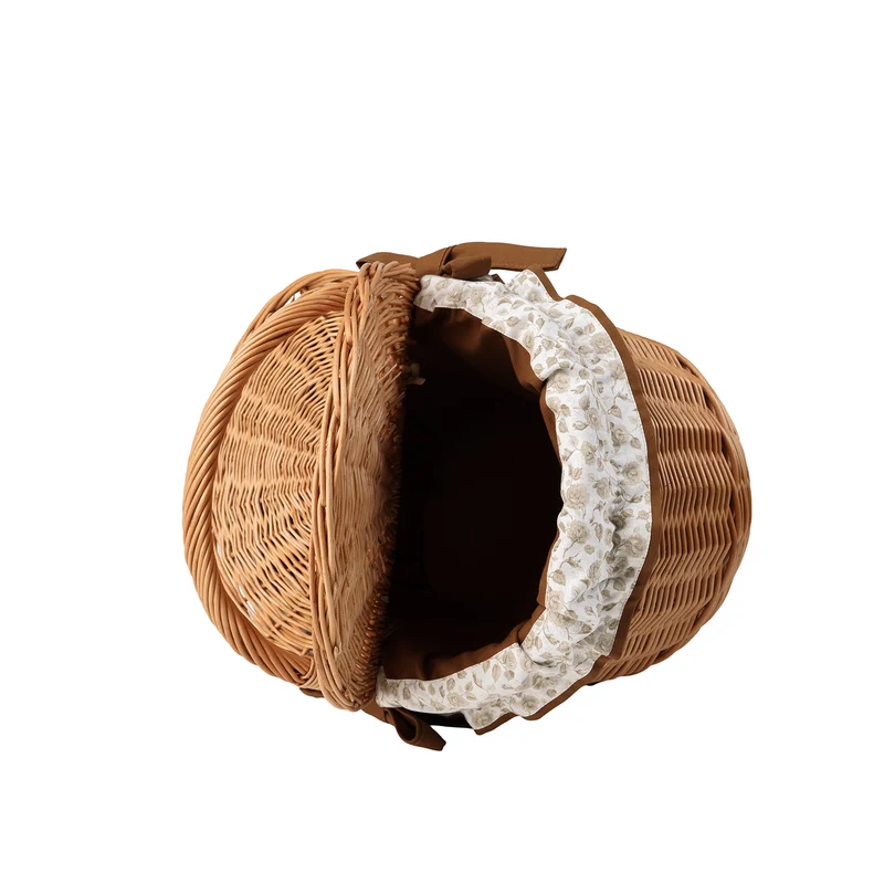 Kastalia wicker picnic basket with brown trim, with lid and handle TheWickerStories