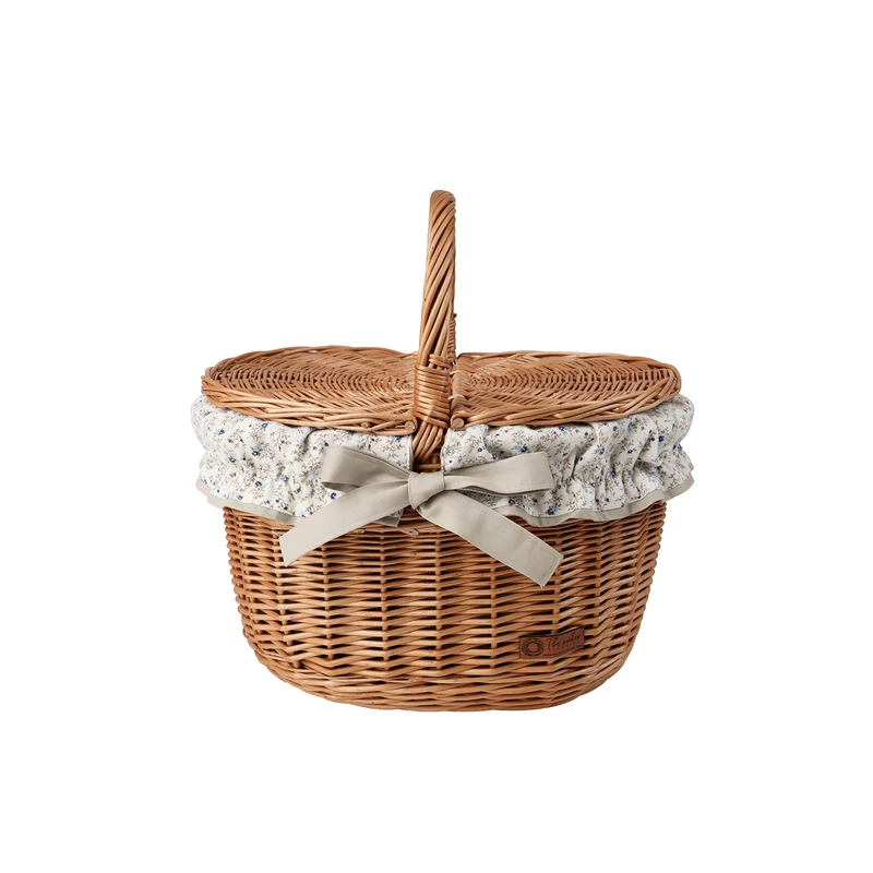 Kastalia wicker picnic basket with beige trim, with lid and handle TheWickerStories