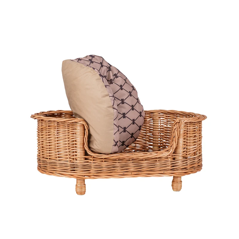 Esoria Wicker basket for pets with beige cushion TheWickerStories