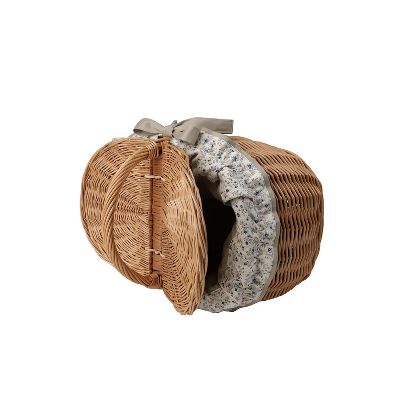 Kardia wicker picnic basket, shopping basket with lid and trim TheWickerStories