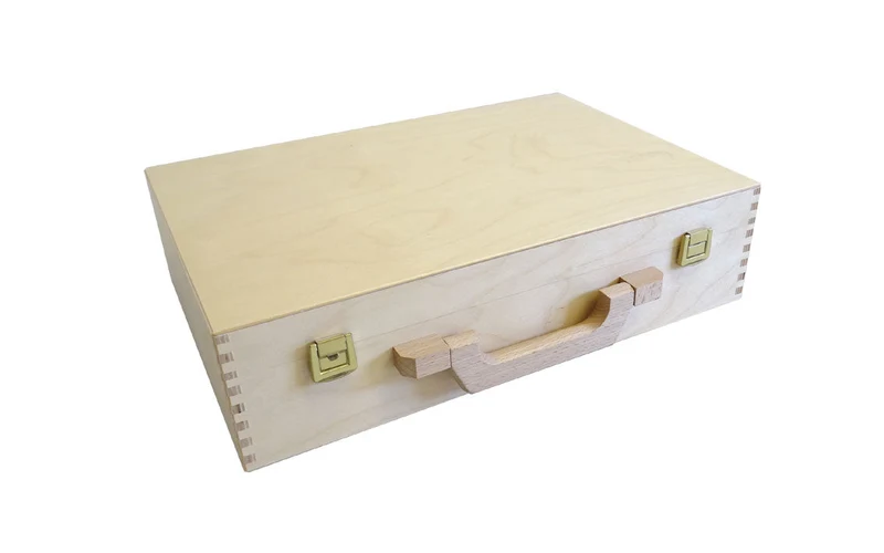 Holzkoffer lackiert