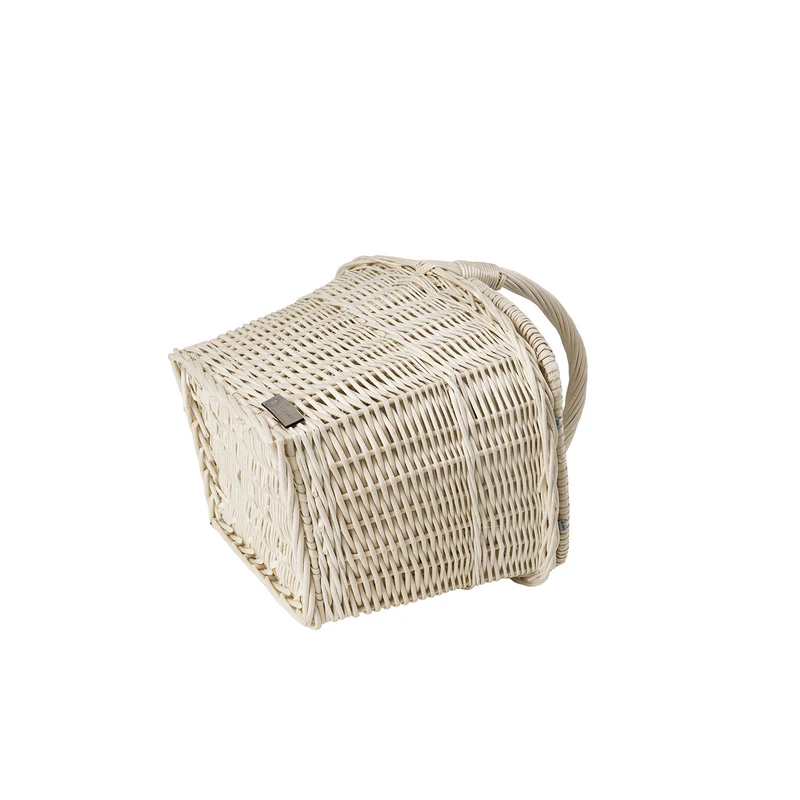 Kerria wicker picnic basket with lid and handle TheWickerStories