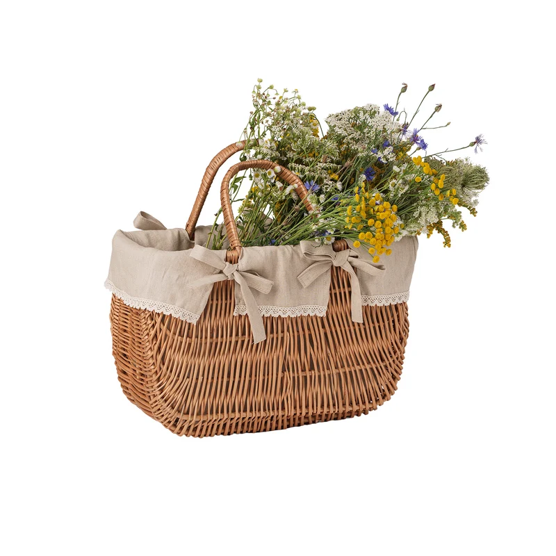 Werlissa wicker basket–picnic bag with beige trim and handles TheWickerStories