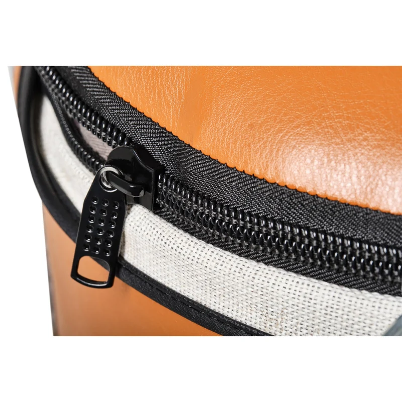 Retro Boxsack aus Kunstleder mit Stahlkette