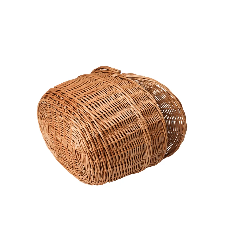 Kastalia wicker picnic basket with lid and handle TheWickerStories