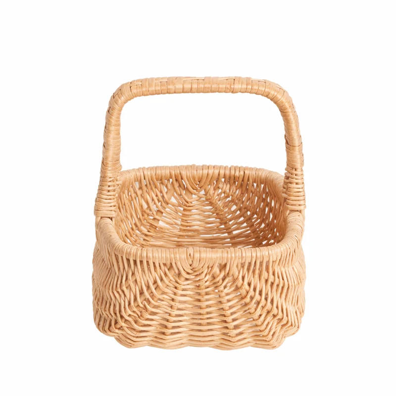 Willesia wicker Easter basket with handle TheWickerStories