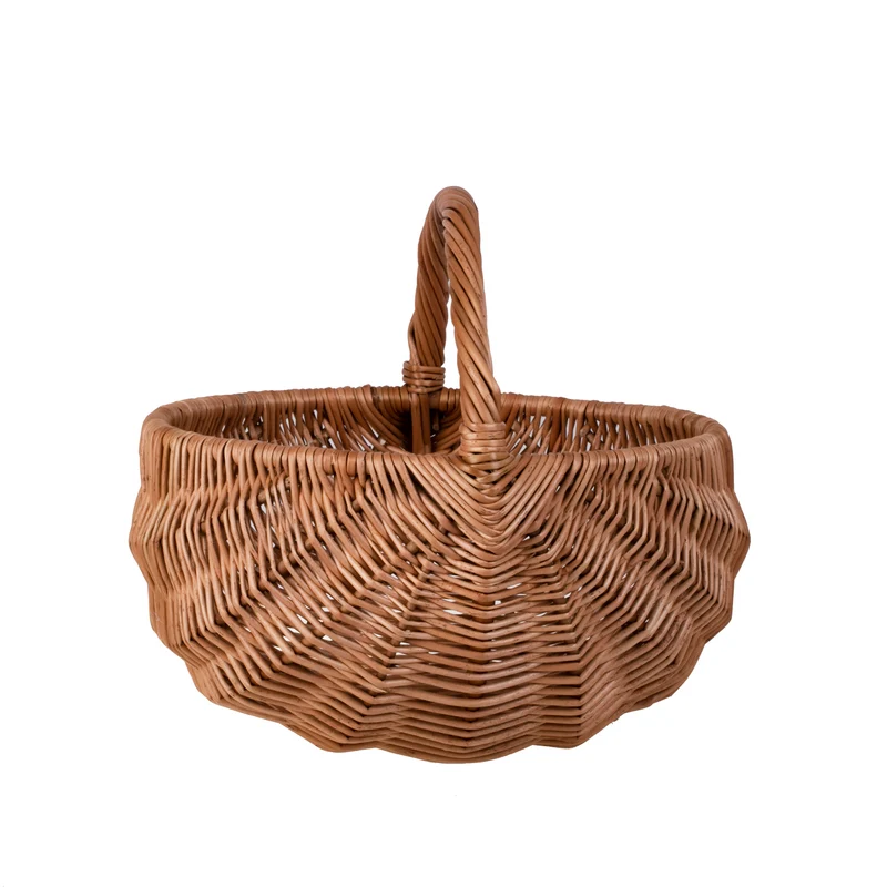 Voravia wicker Easter basket TheWickerStories