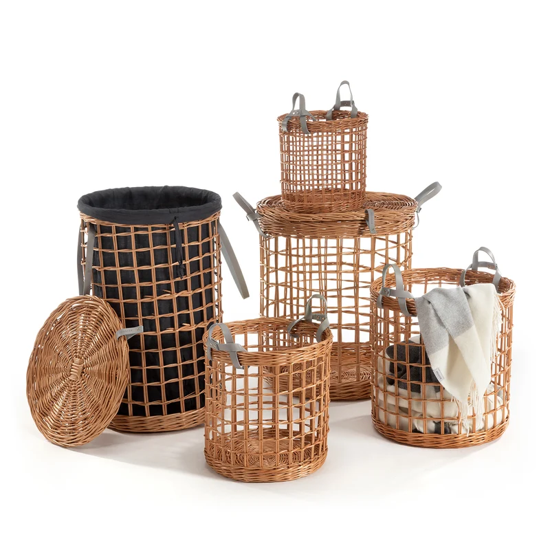 Desayer wicker laundry hamper with graphite trim, with lid and handles TheWickerStories