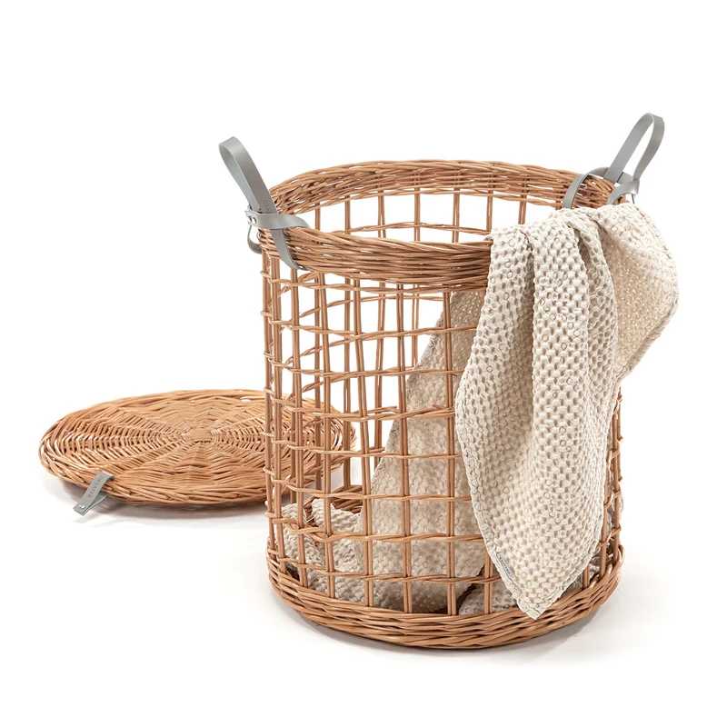 Desayer wicker storage basket with lid and leather handles TheWickerStories
