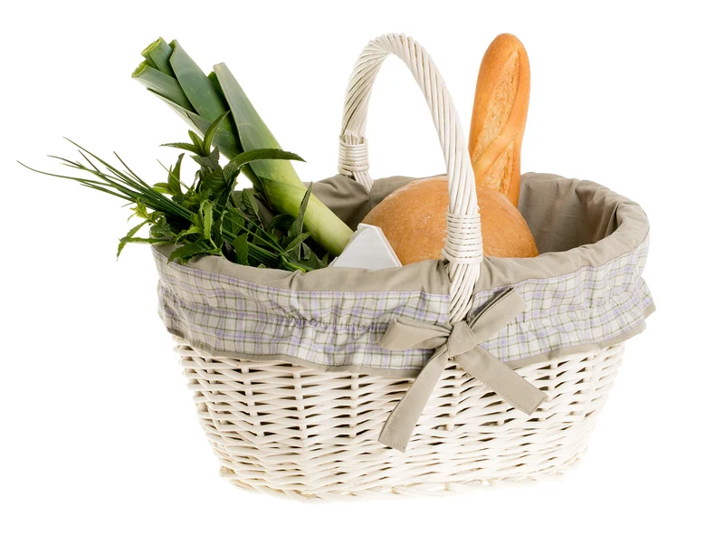Walerissa wicker shopping basket with cream trim and handle TheWickerStories