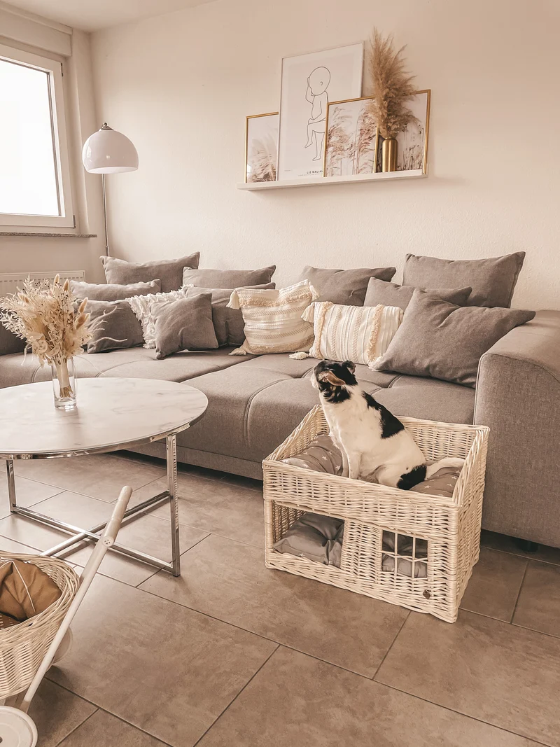 Estrella wicker cat house with gray cushions, two-tier with a small window TheWickerStories