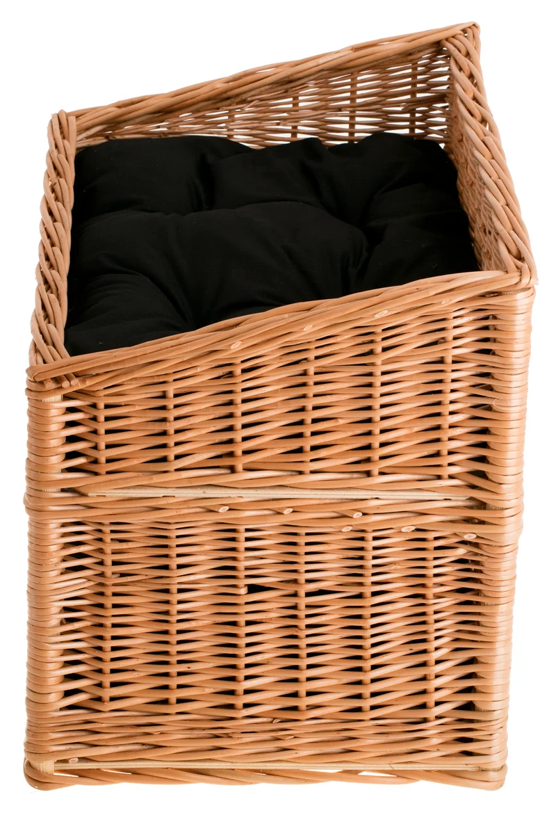 Estrella wicker cat house with two cushions, two-tier TheWickerStories