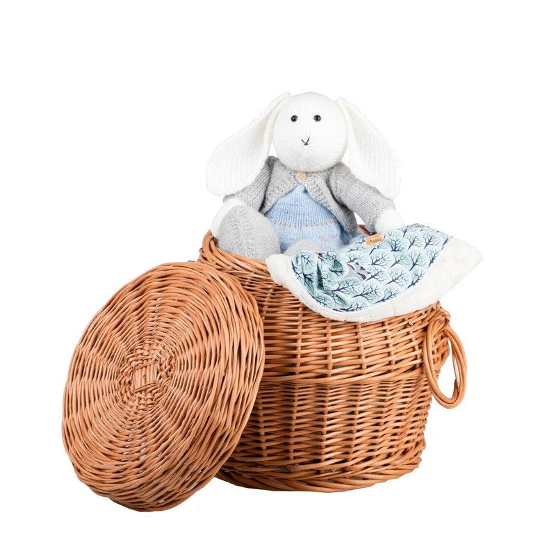 Marlis wicker laundry hamper with lid and handles TheWickerStories