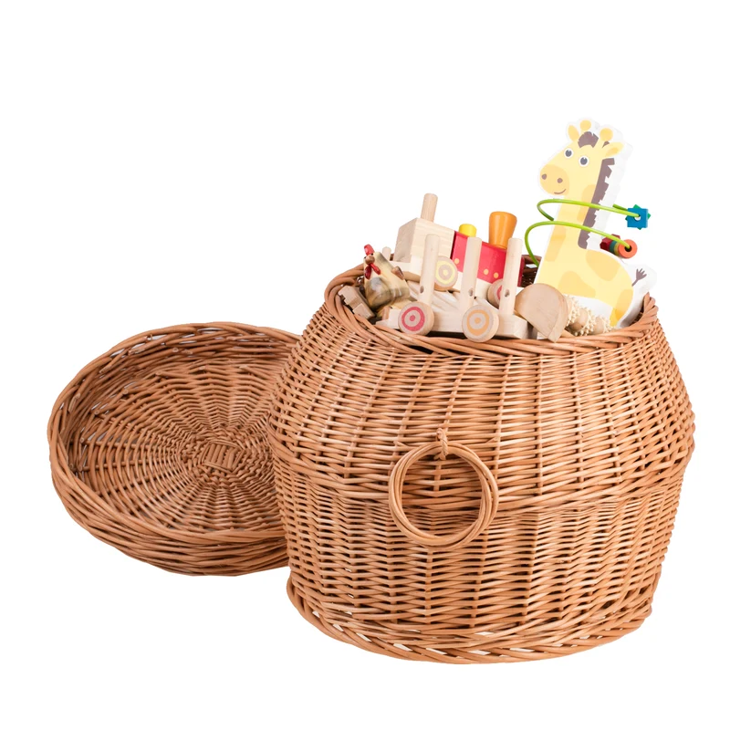 Marlis wicker laundry hamper with lid and handles TheWickerStories