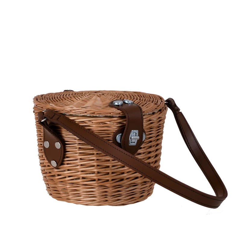 Rivora wicker shoulder bag with lid and leather strap TheWickerStories