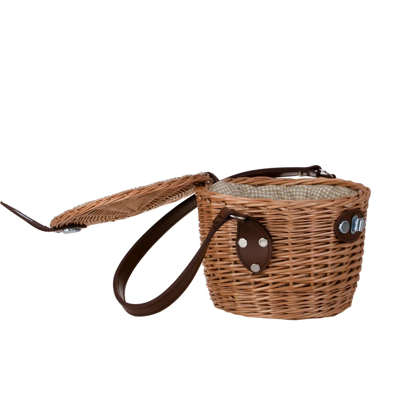 Rivora wicker shoulder bag with lid and leather strap TheWickerStories