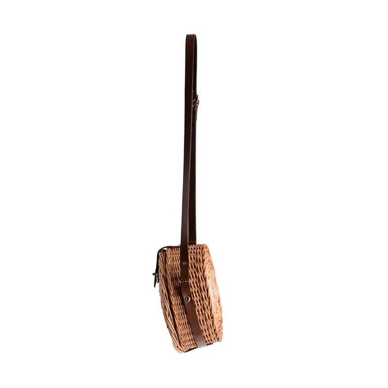 Rivora wicker shoulder basket for shopping and beach, with lid and leather strap TheWickerStories