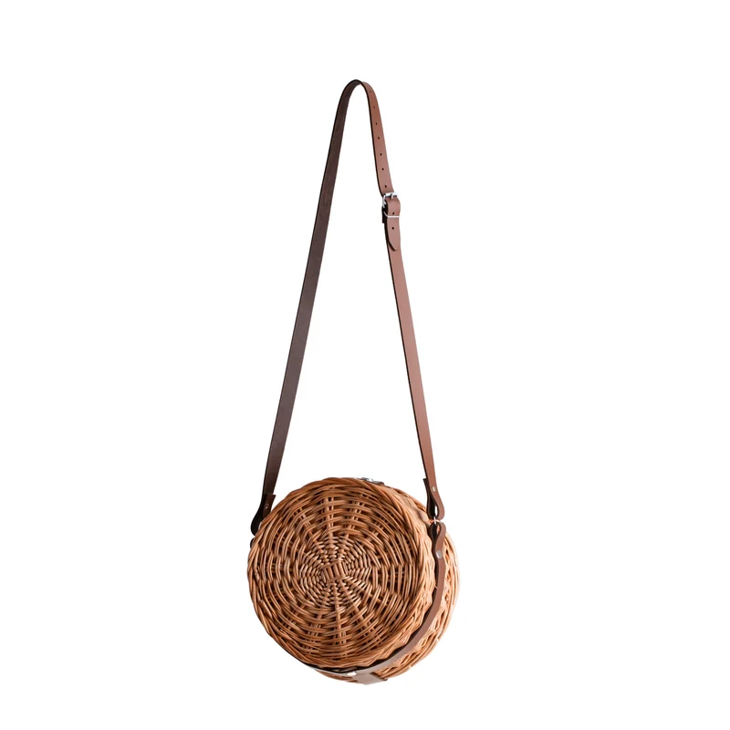 Rivora wicker shoulder basket for shopping and beach, with lid and leather strap TheWickerStories