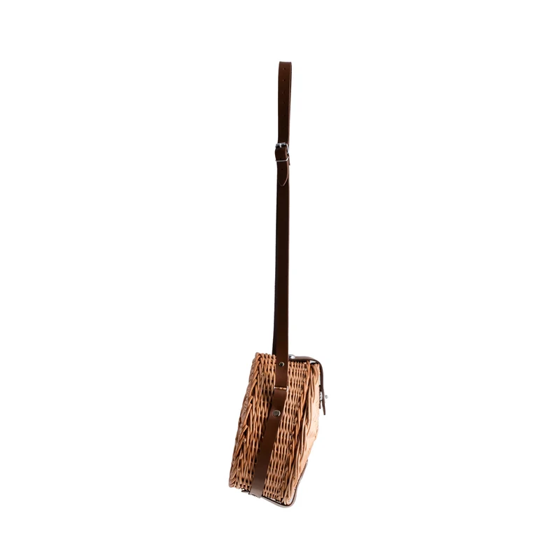 Rivora wicker shoulder basket for shopping and beach, with lid and leather strap TheWickerStories