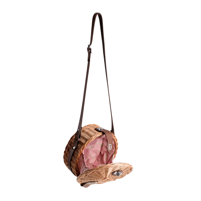 Rivora wicker shoulder basket for shopping and beach, with lid and leather strap TheWickerStories
