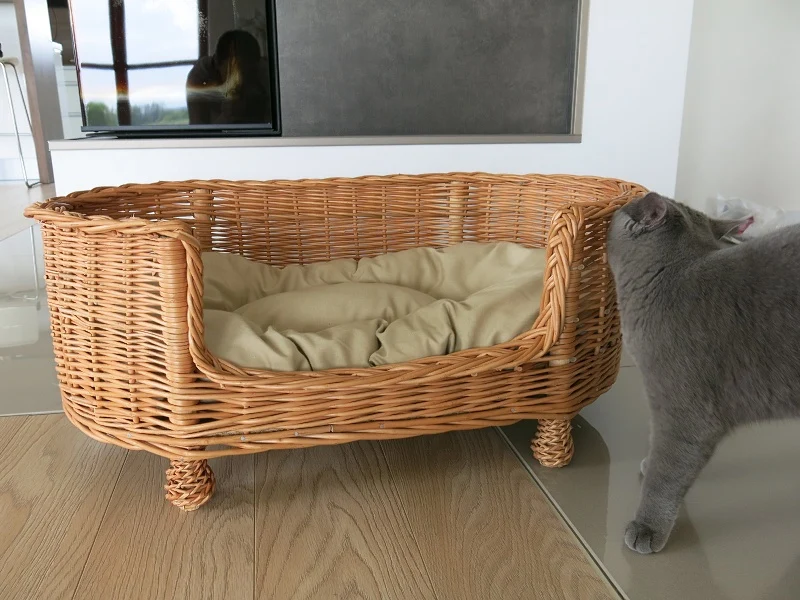 Esoria wicker pet bed for dogs and cats with beige cushion TheWickerStories
