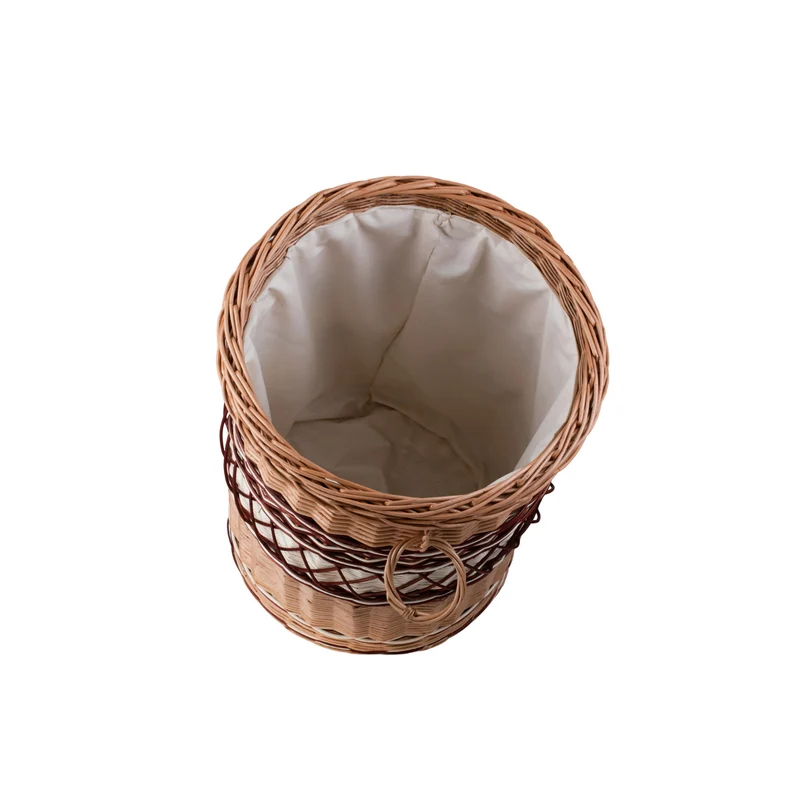 Maravia wicker laundry basket with fabric lining, lid, and handles TheWickerStories