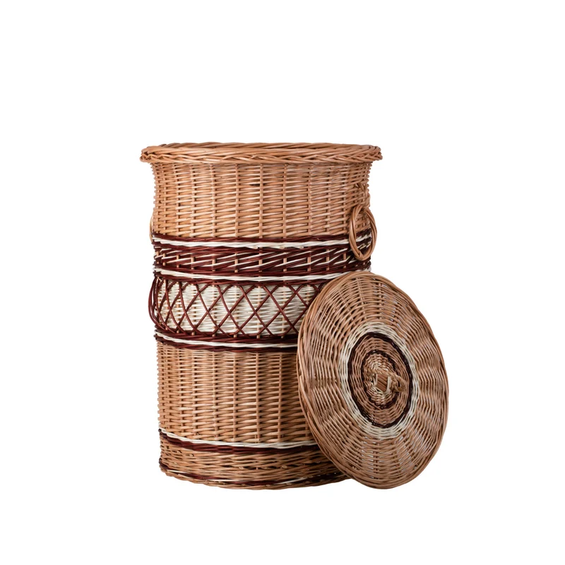 Maravia wicker laundry basket with fabric lining, lid, and handles TheWickerStories