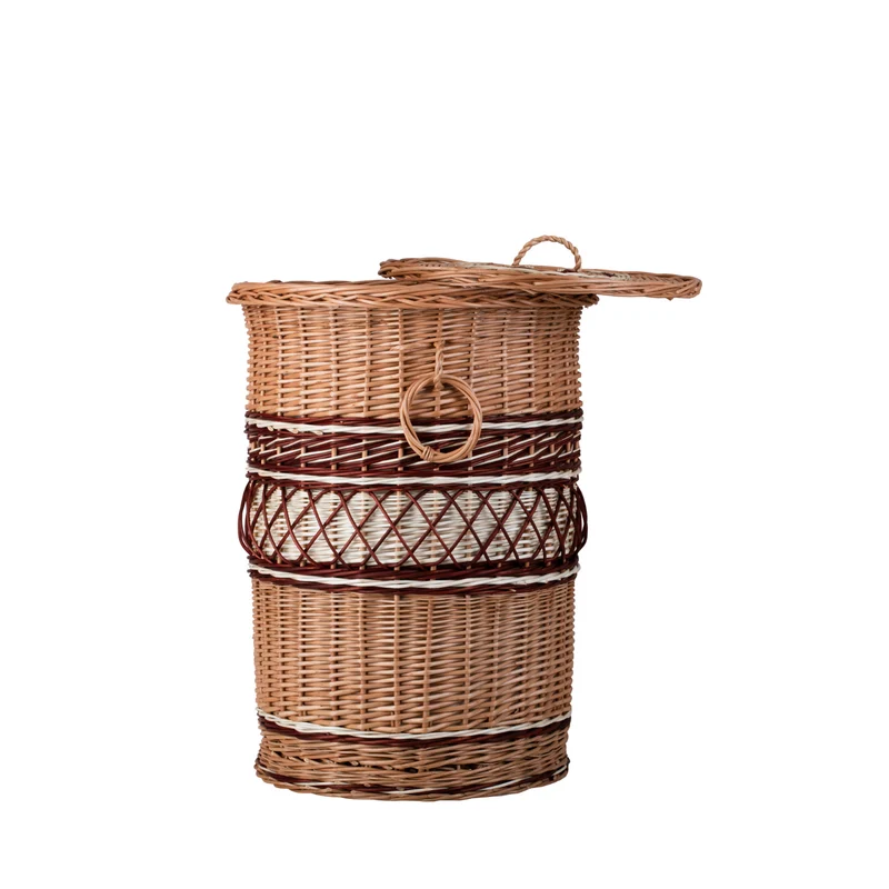 Maravia wicker laundry basket with fabric lining, lid, and handles TheWickerStories