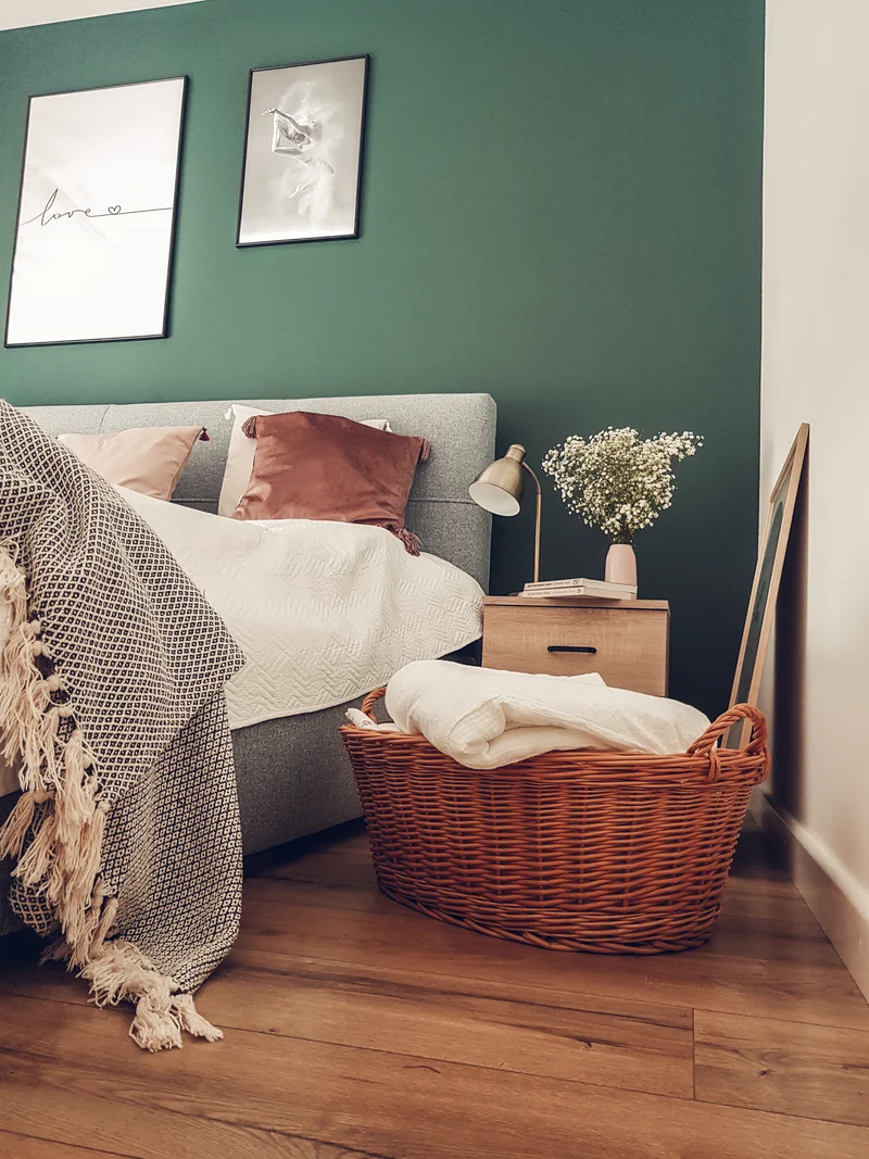 Milvus wicker basket with handles and beige lining TheWickerStories