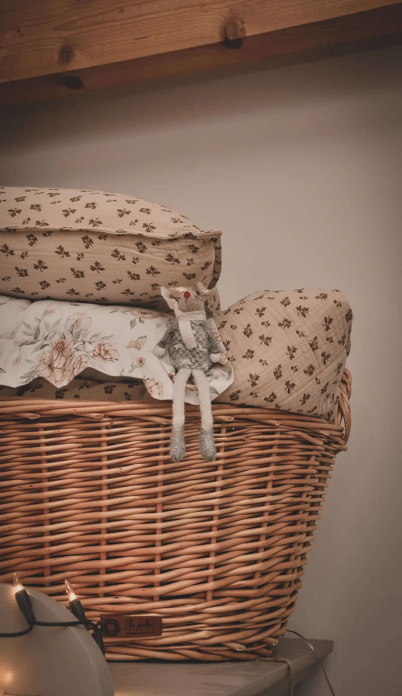 Milvus wicker basket with handles TheWickerStories