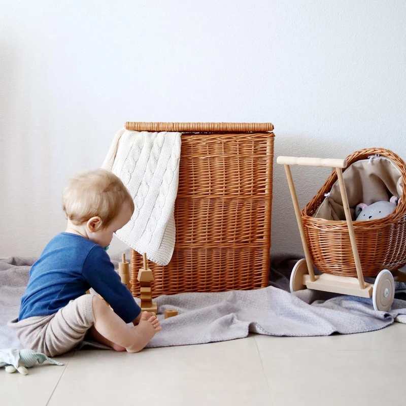 Ardea wicker laundry basket with lid TheWickerStories