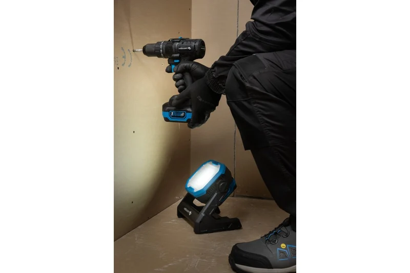 Naświetlacz SMD LED 18V
