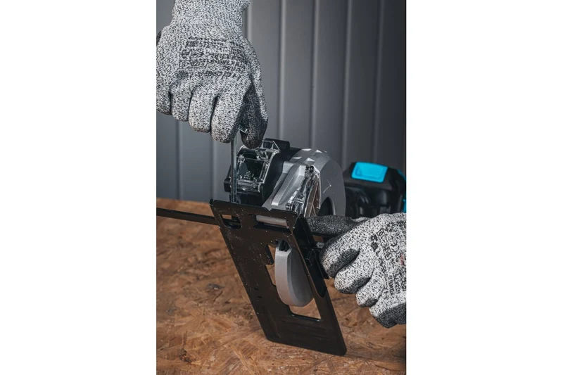 Bezszczotkowa mini pilarka do metalu 120 mm 18V