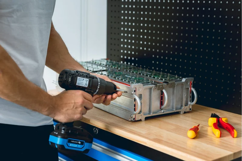 Zestaw wiertarko wkrętarka 50Nm 18V