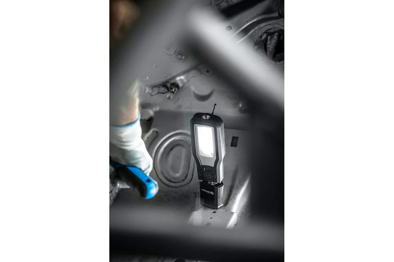 Lampa warsztatowa z bazą LED USB
