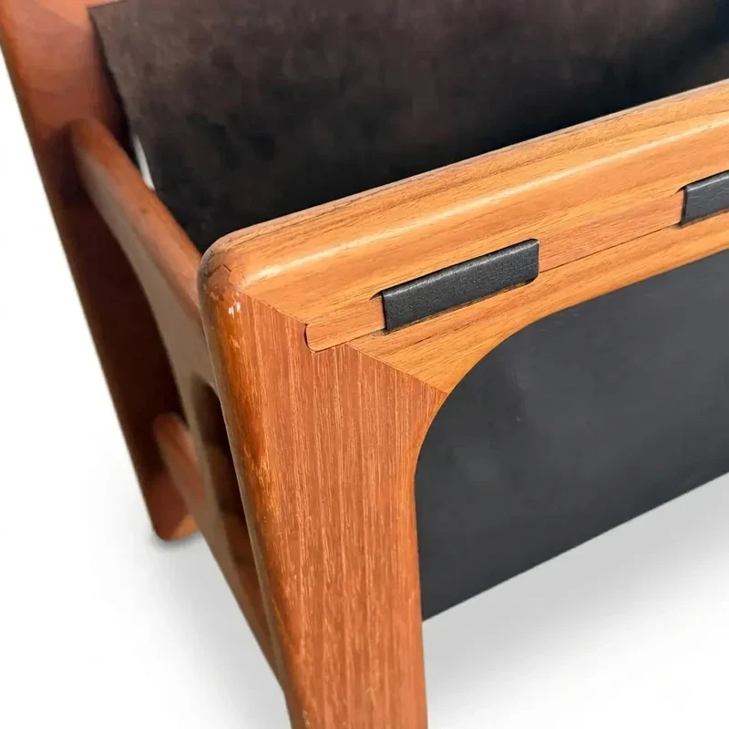 Vintage Zeitungsständer aus Teak mit zwei Lederfächern – Aksel Kjersgaard