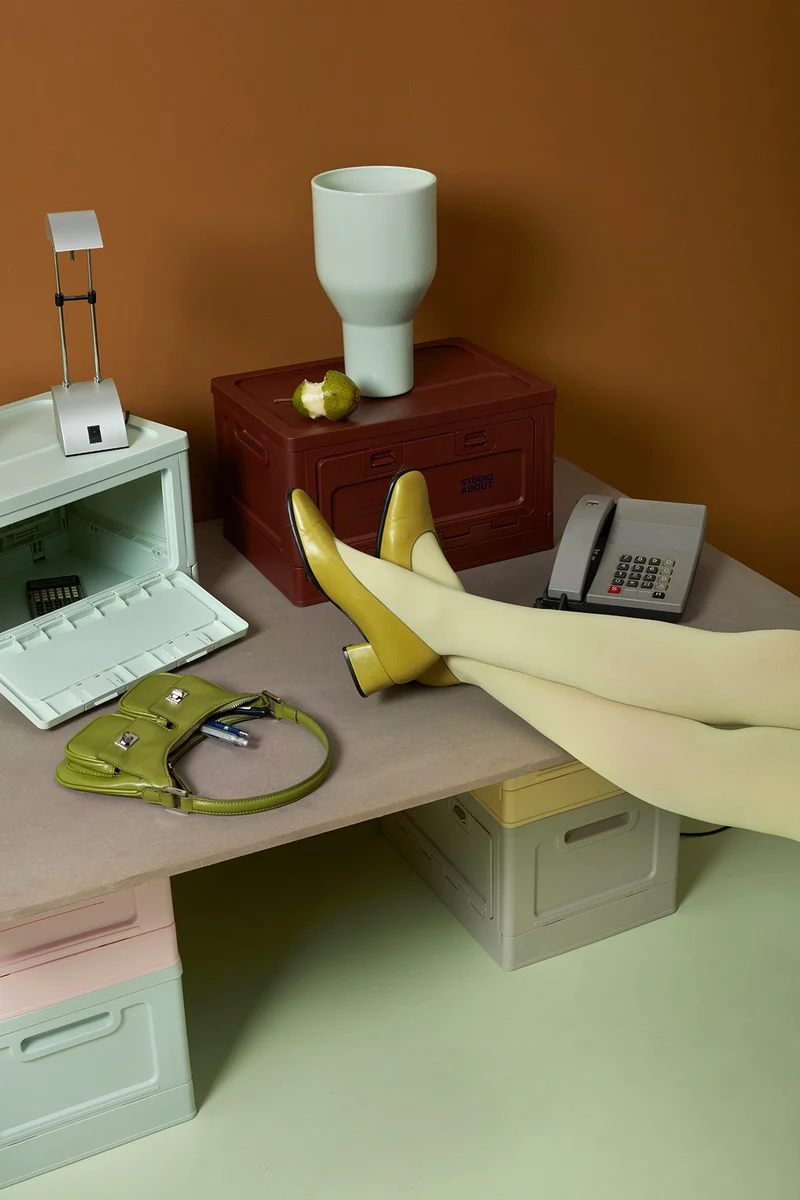 BOX, MEDIUM, LIGHT YELLOW