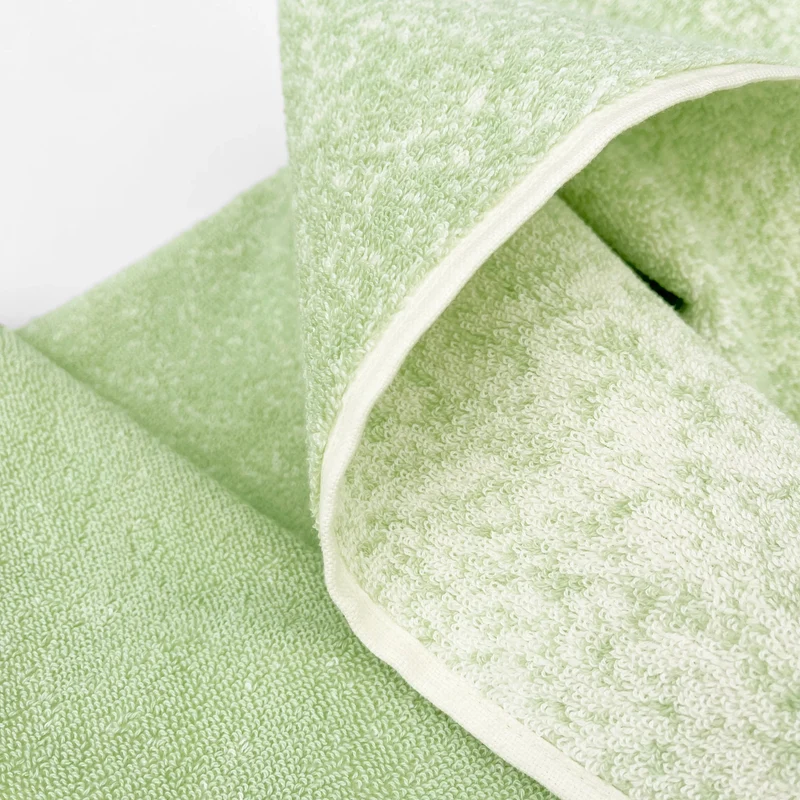 Badetuch “Gradient Sage Vanilla” 70x140 cm | Maison Deux