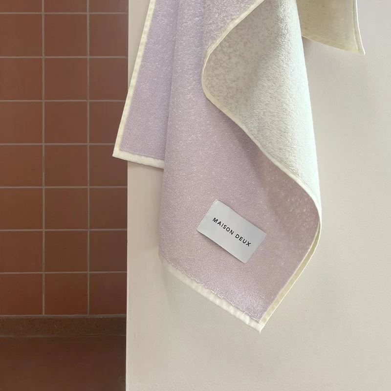 Gästehandtuch “Gradient Lilac Vanilla” 30x50 cm | Maison Deux
