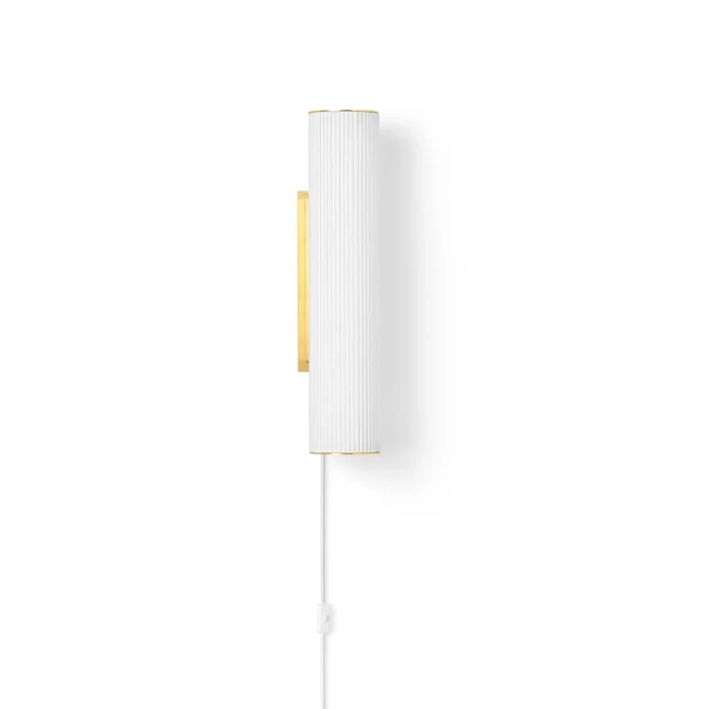 Vuelta Wandleuchte Glas Messing mit Kabel - ferm LIVING