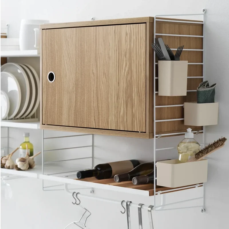 String Schrank mit Schwenktür - String Furniture