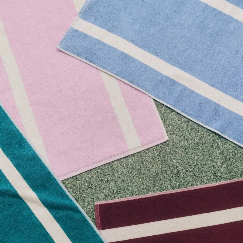 Badematte „Stripe Dusty Blue“ 50x80cm | Skandinavisch | HAY