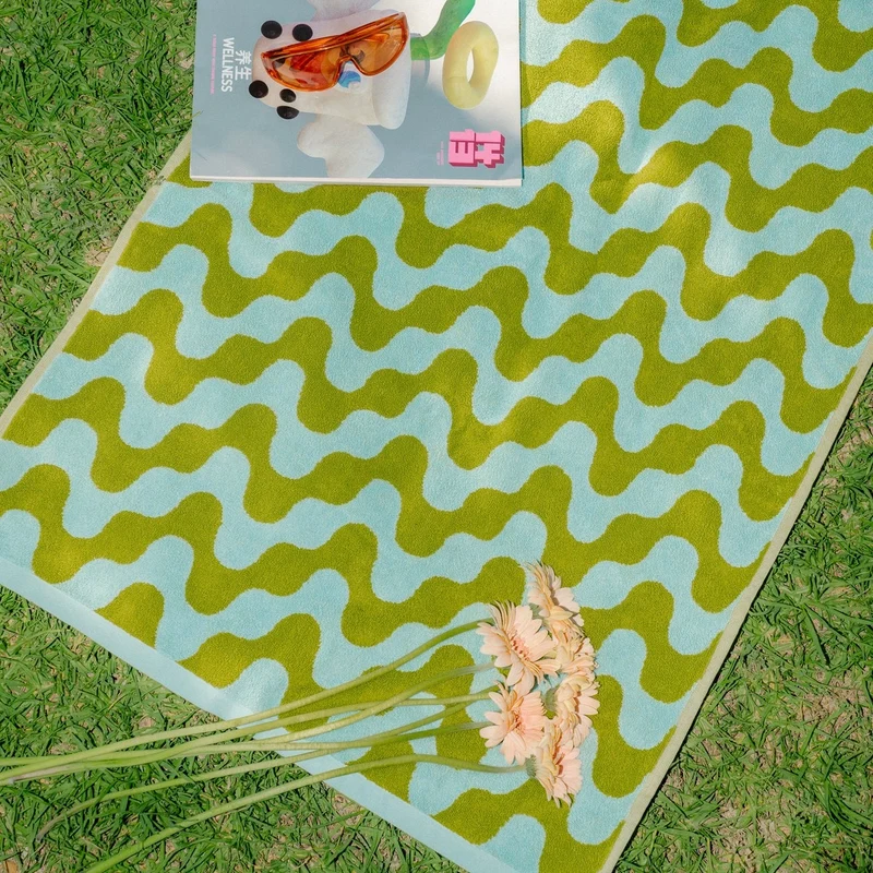 Badetuch “Algen” 70 × 140 cm | Weiche Bio-Baumwolle | Tarta Gelatina