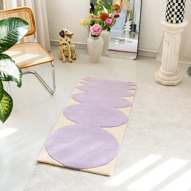 Teppich “Flieder Medium” 60 × 130 cm | Design Teppich | Tarta Gelatina
