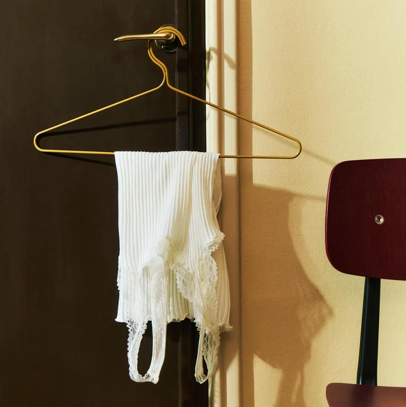 Kleiderbügel „Colour Hanger Dijon“ 3er Set | Warm & markant | HAY