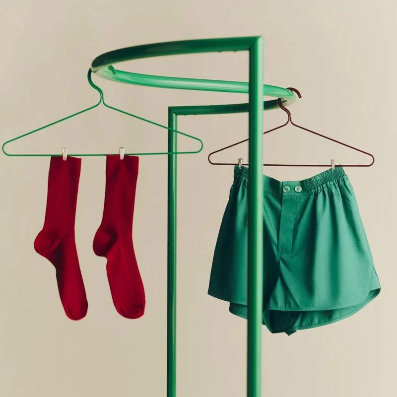 Kleiderbügel „Colour Hanger Maroon Red“ 3er Set | Edel & modern | HAY