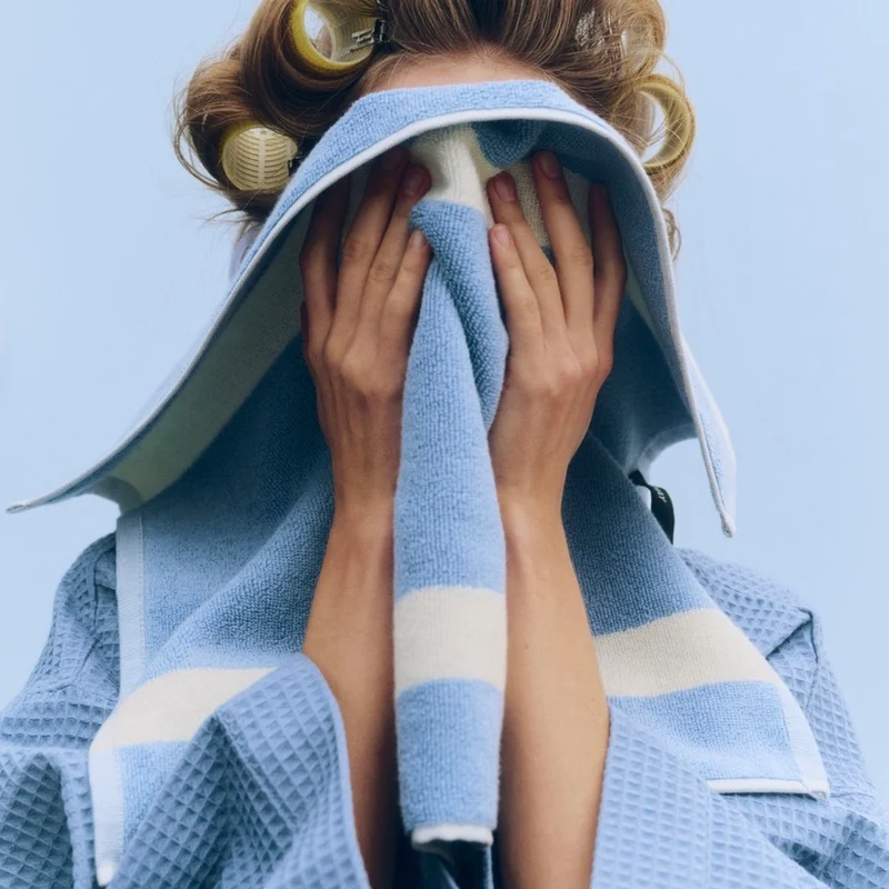 Handtuch „Stripe Dusty Blue“ 40x60cm | Skandinavisch | HAY
