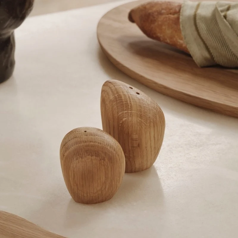 Salz- und Pfefferstreuer Cairn Eiche, 2er-Set - ferm LIVING