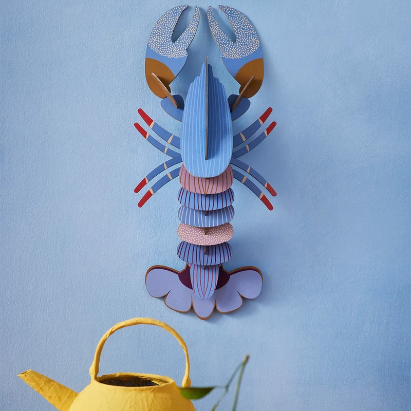 Wanddeko "Lavender Lobster" | studio ROOF| Recycelter Karton