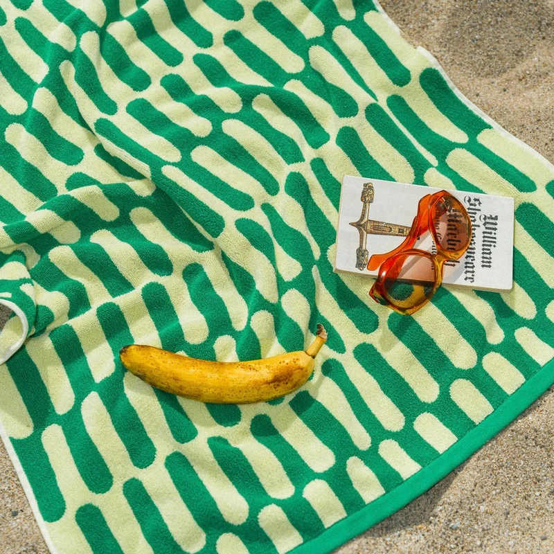 Badetuch “Paseo” 70 × 140 cm | Weiche Bio-Baumwolle | Tarta Gelatina